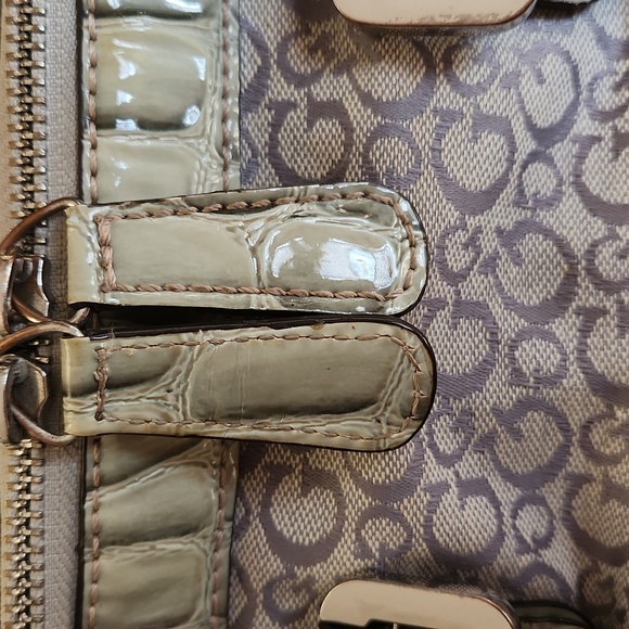 Guess Y2K green bag with bling "G" snap - Picture 3 of 16